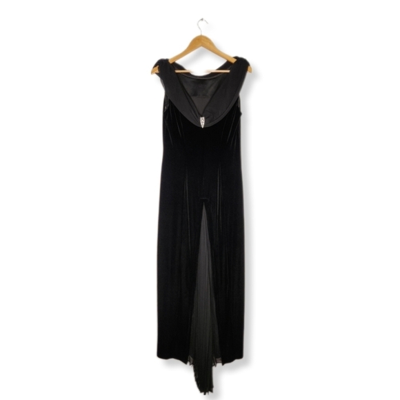 Vintage Black Velvet Gown With Drapped Open Back Rhinestone Pleated Train 10 - Picture 4 of 13